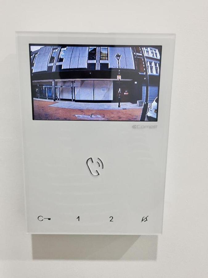 Morden Central Self Contained Flat By Cozynest 雷丁 外观 照片